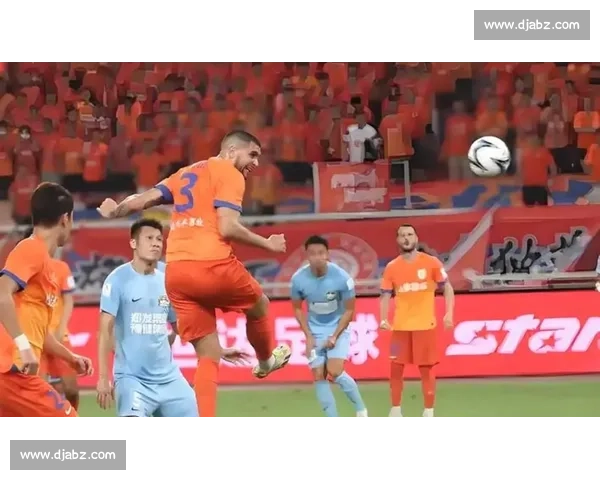 巴萨罗那迎战劲敌，经典对决再度上演，球迷热切期待精彩赛事